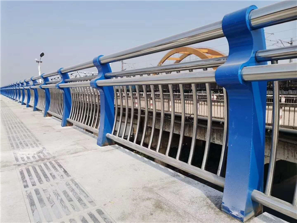 肇庆304不锈钢复合管护栏的生产工艺揭秘